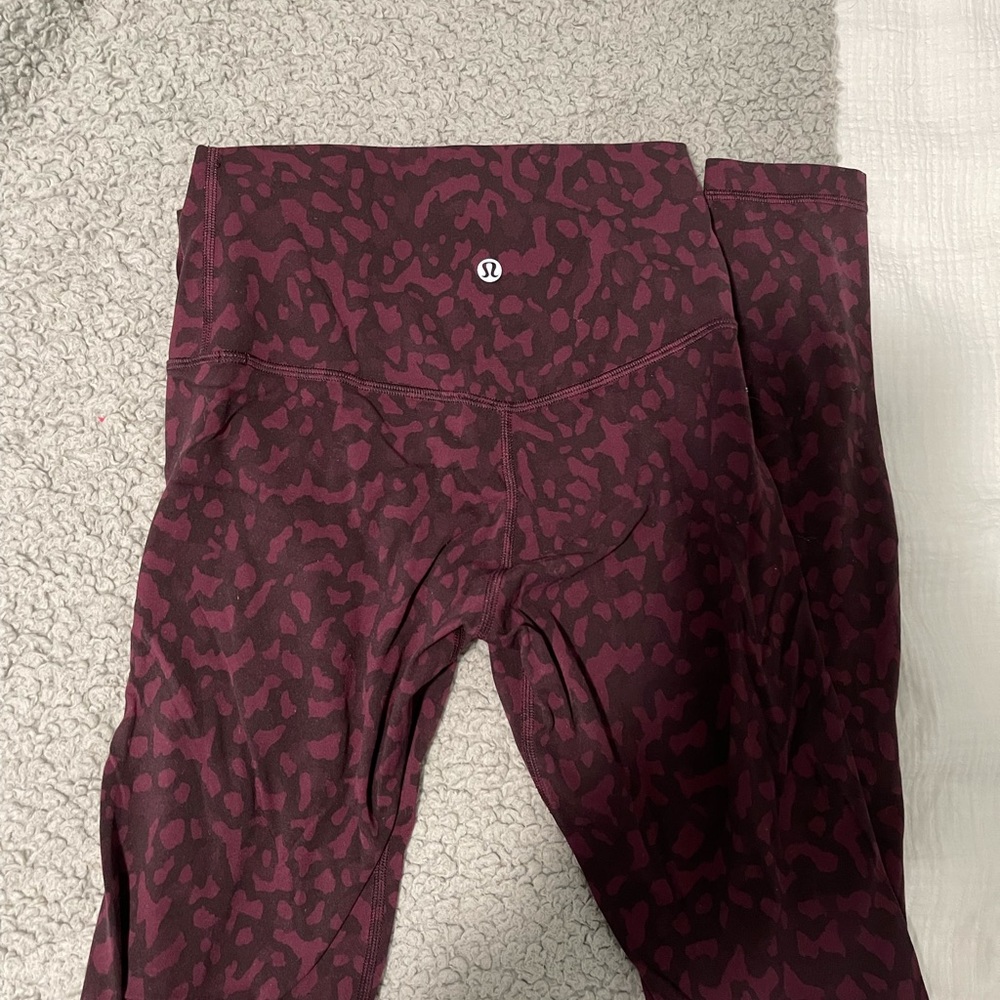 lululemon athletica Women's Burgundy and Dark Red Printed Treggings